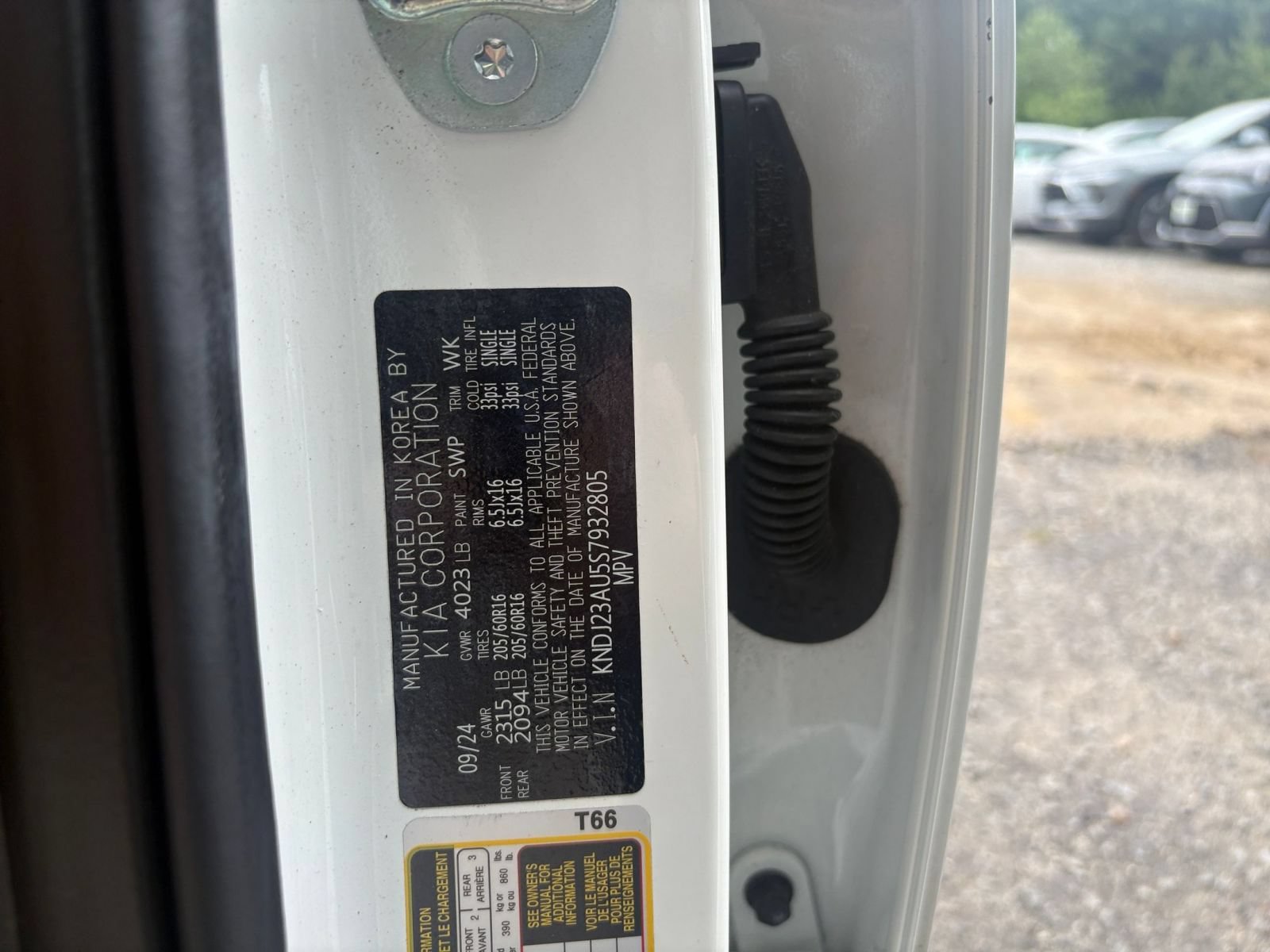 Used 2025 Kia Soul LX w/ LX Technology Package FWD image 25