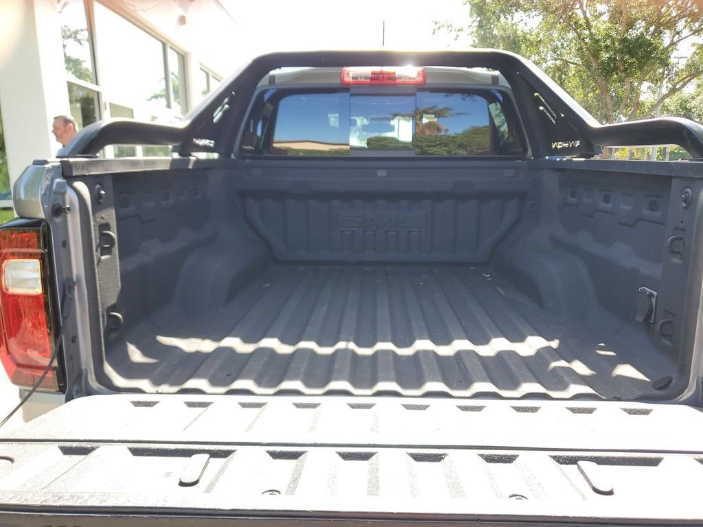 Certified 2025 GMC Canyon AT4 w/ Nightfall Edition AWD/4WD image 26