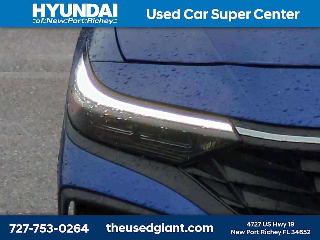 Used 2025 Hyundai Elantra SE w/ Cargo Package FWD image 9