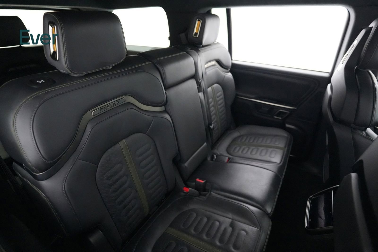 Used 2024 Rivian R1S Adventure image 5