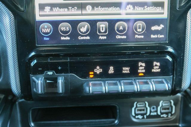 Used 2020 RAM 1500 Limited w/ Body Color Bumper Group image 27