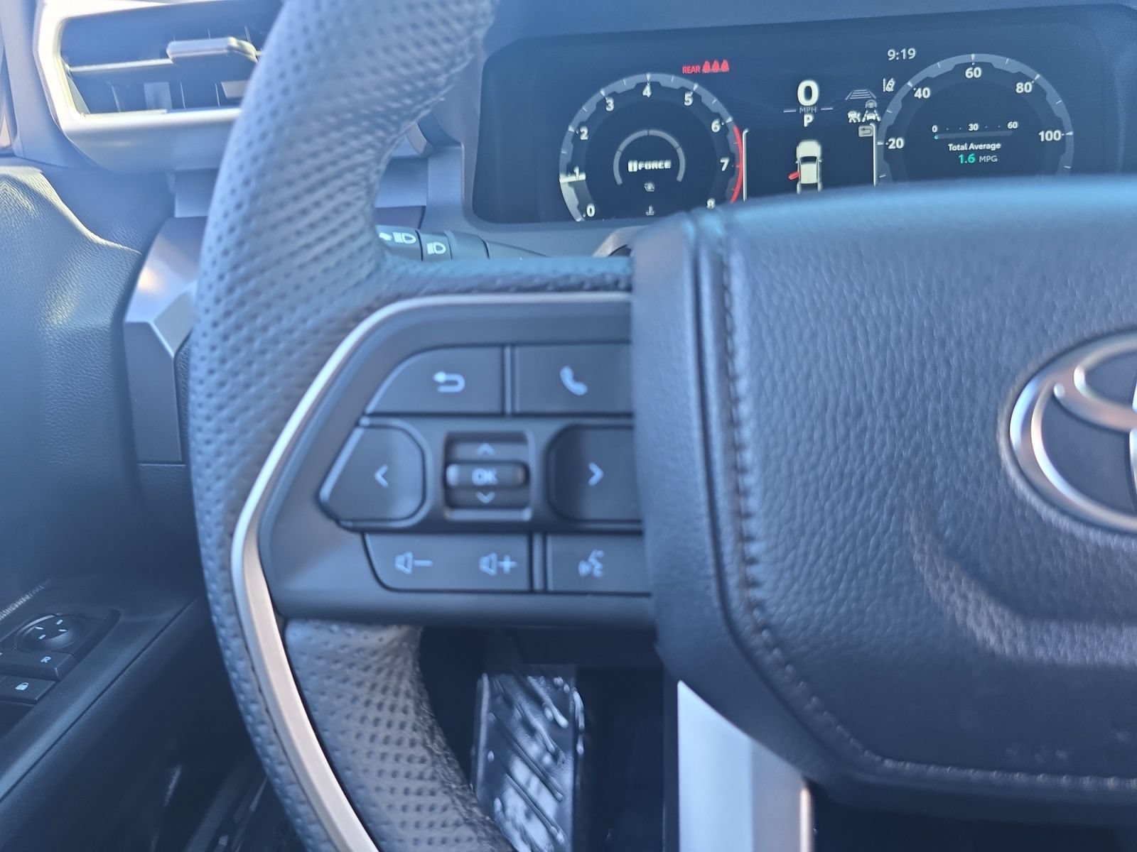Certified 2025 Toyota Tacoma TRD Off-Road w/ TRD Off Road Upgrade Package AWD/4WD image 21