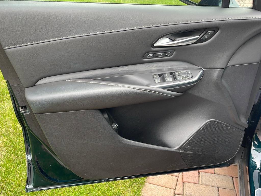 Used 2024 Cadillac XT4 Premium Luxury image 17