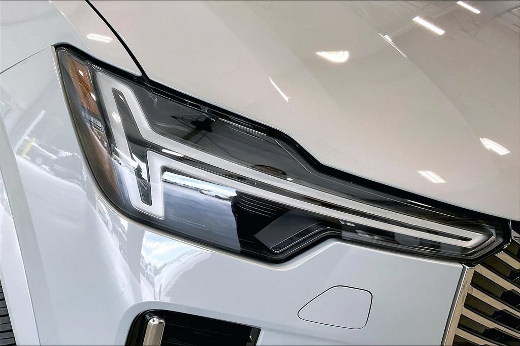 Certified 2025 Volvo XC90 B5 Ultra AWD/4WD image 34