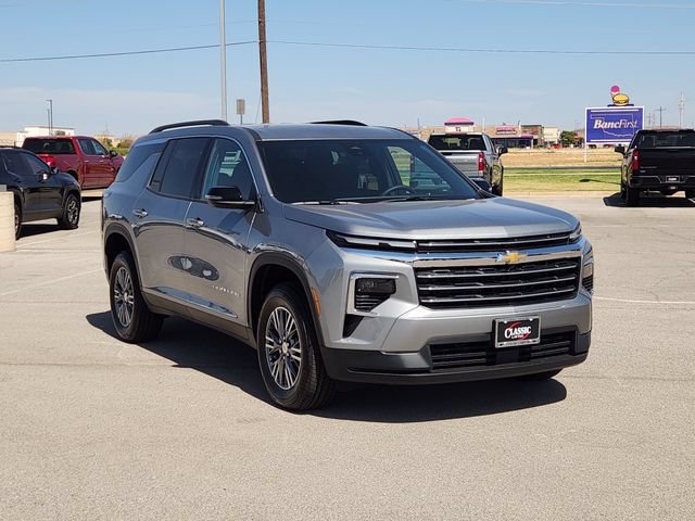 New 2027 Chevrolet Traverse LT FWD image 3