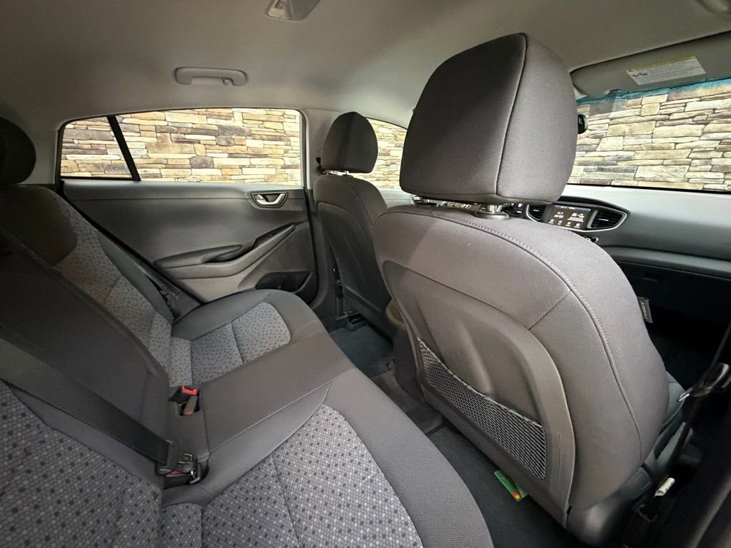 Used 2019 Hyundai Ioniq Plug-In Hybrid image 29