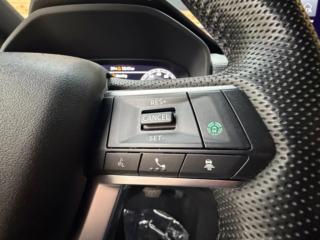 Used 2023 Mitsubishi Outlander SE Black Edition image 23