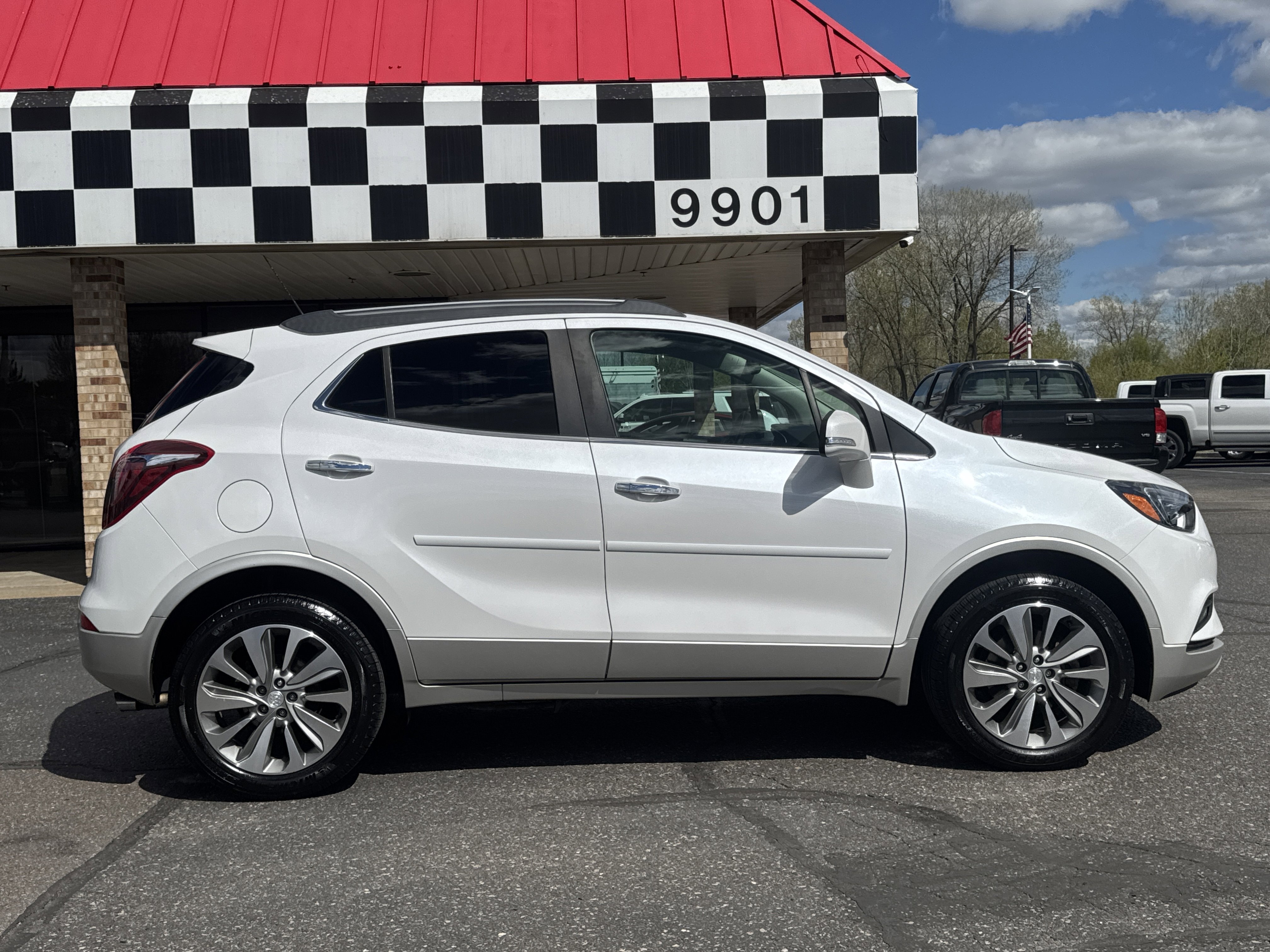 Used 2017 Buick Encore Essence AWD/4WD image 8