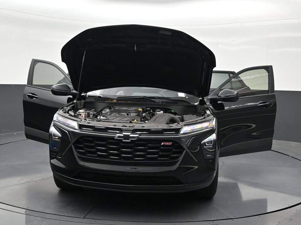 Used 2025 Chevrolet Trax RS w/ Driver Confidence Package FWD image 36