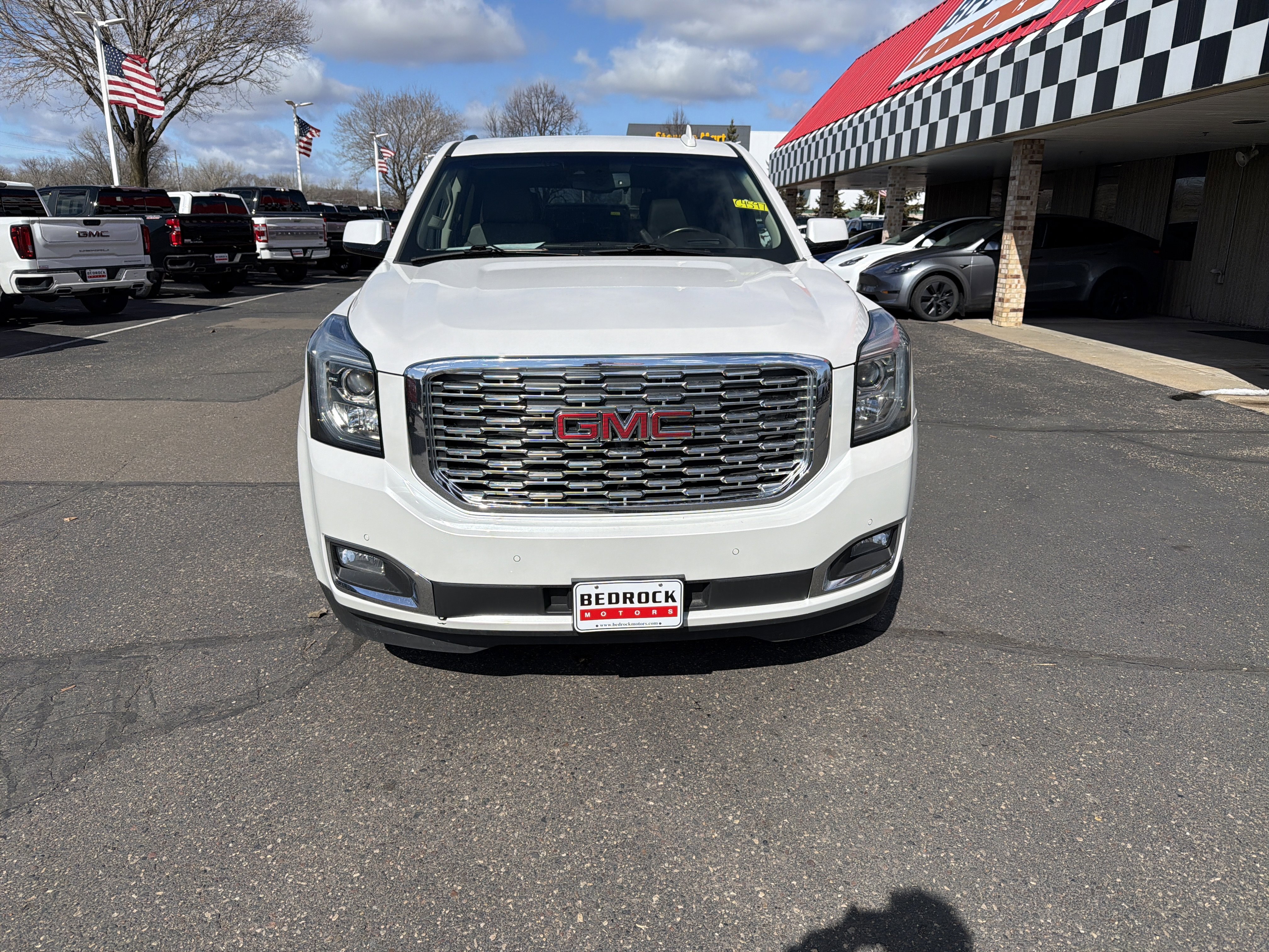 Used 2019 GMC Yukon Denali w/ Denali Ultimate Package image 2