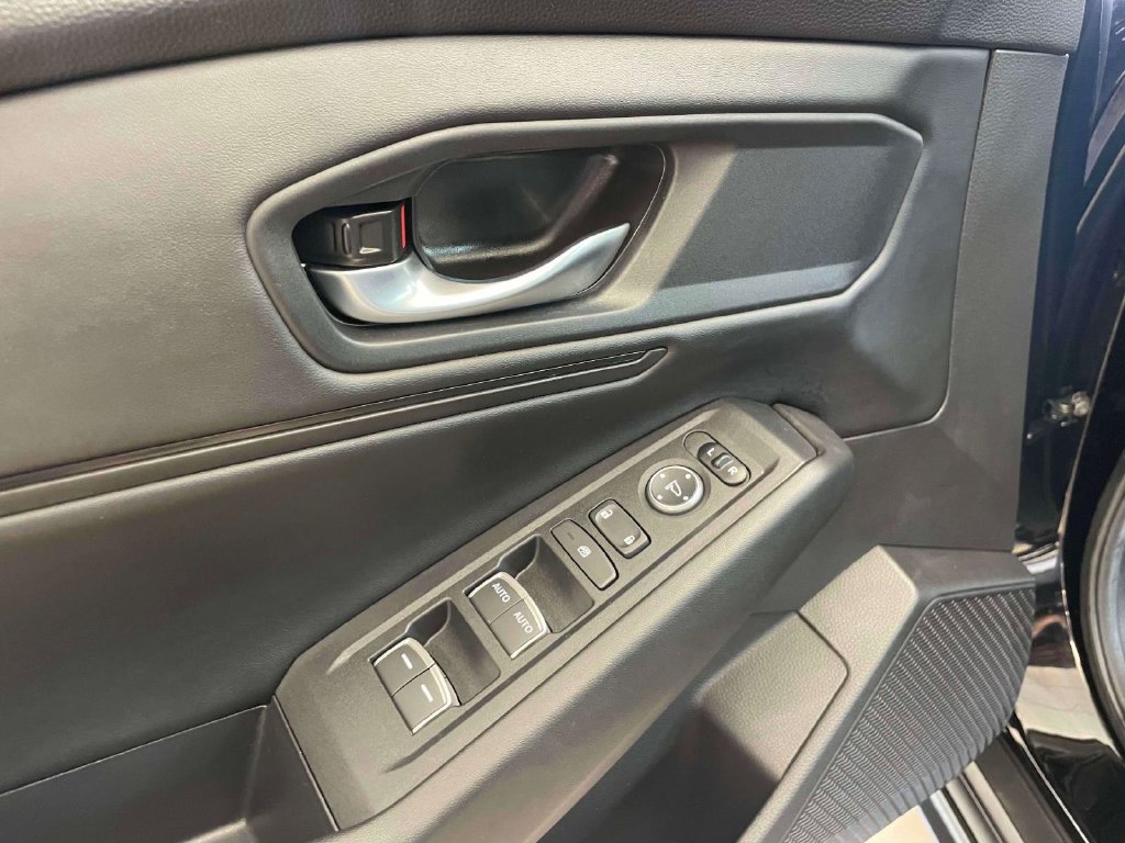 Used 2025 Honda Accord SE image 15