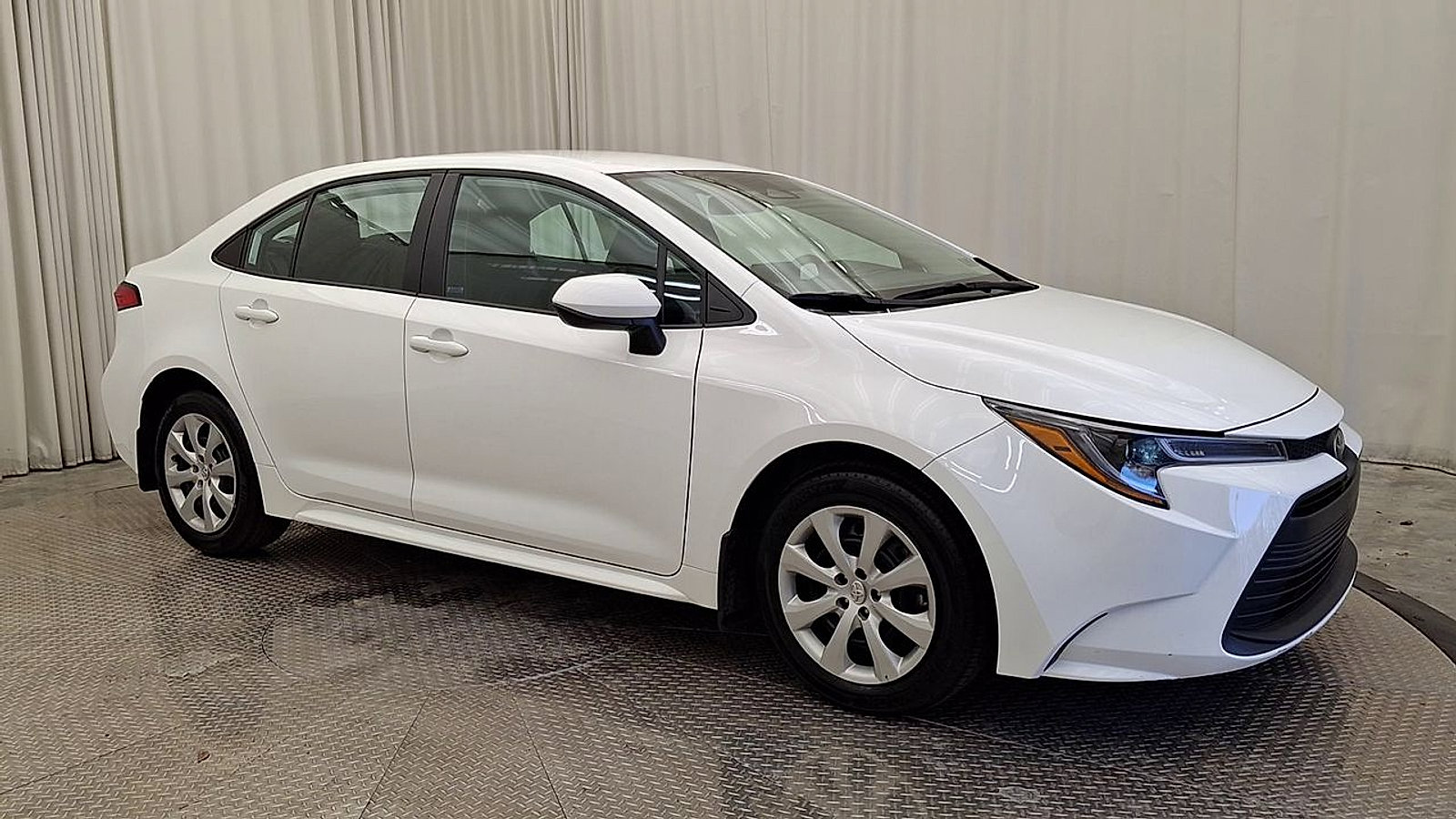 Certified 2025 Toyota Corolla LE image 5