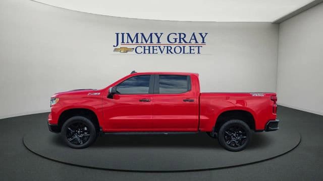 Used 2023 Chevrolet Silverado 1500 LT Trail Boss w/ LT Trail Boss Premium Package AWD/4WD image 2