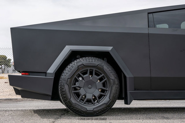 Used 2024 Tesla Cybertruck Cyberbeast AWD/4WD image 8