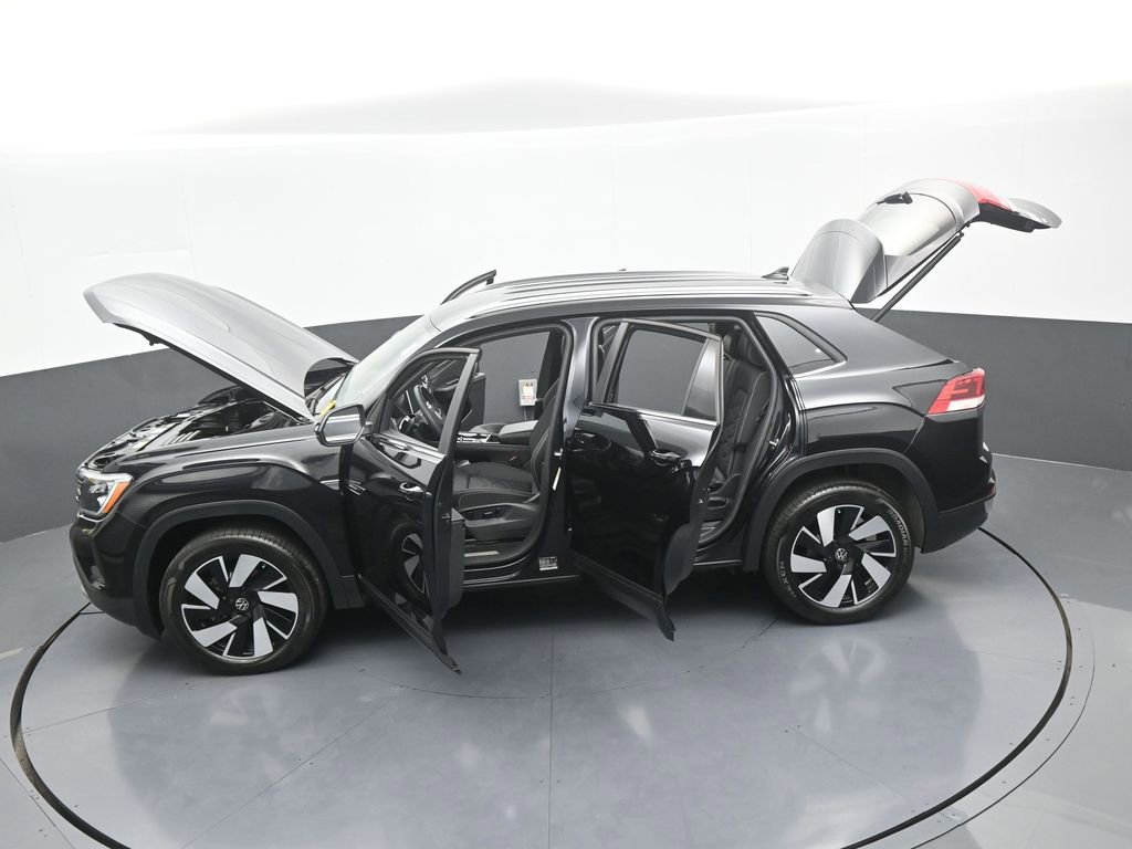 Used 2024 Volkswagen Atlas Cross Sport SE image 64