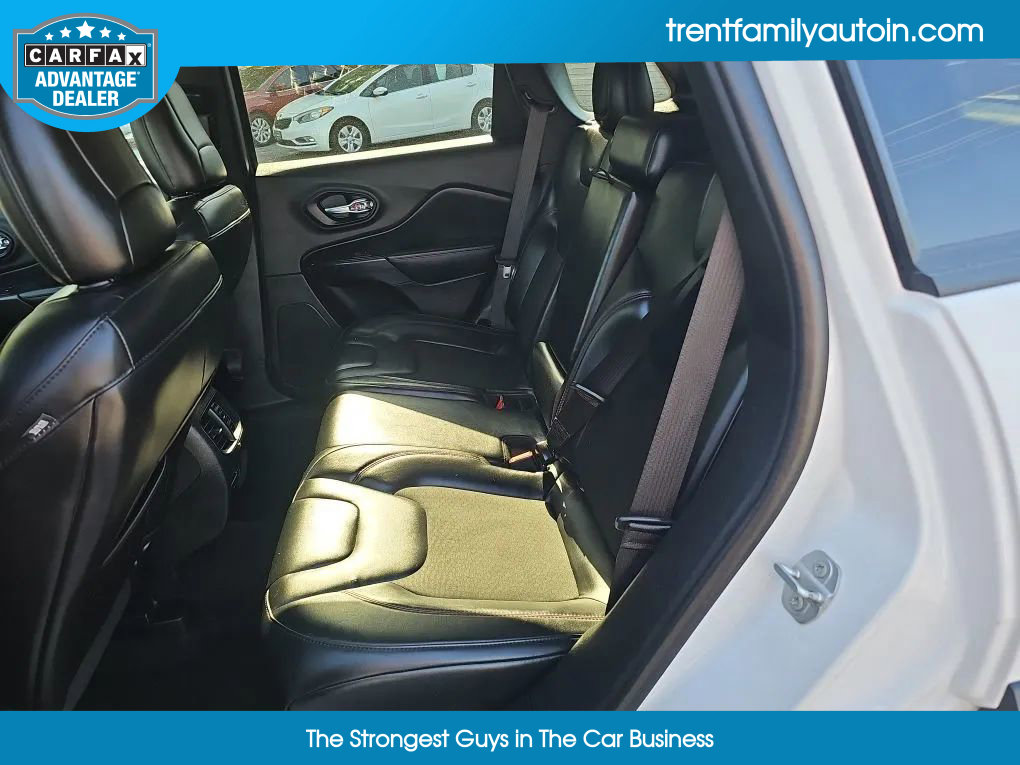 Used 2020 Jeep Cherokee Trailhawk image 35