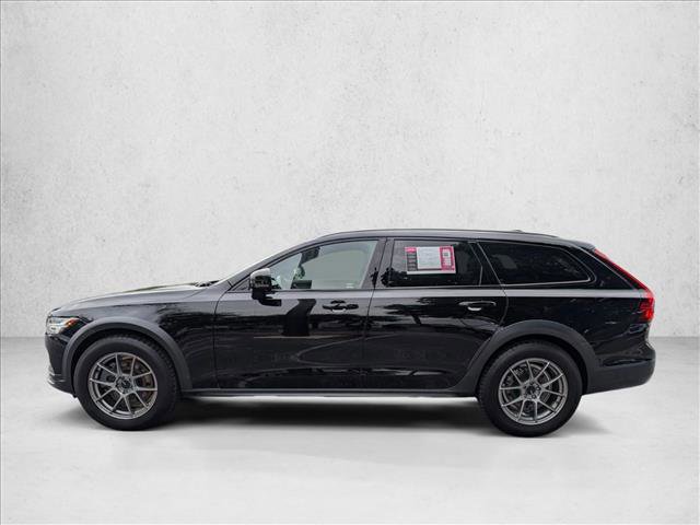 Used 2021 Volvo V90 T6 Cross Country image 8