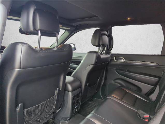Used 2020 Jeep Grand Cherokee Limited AWD/4WD image 18