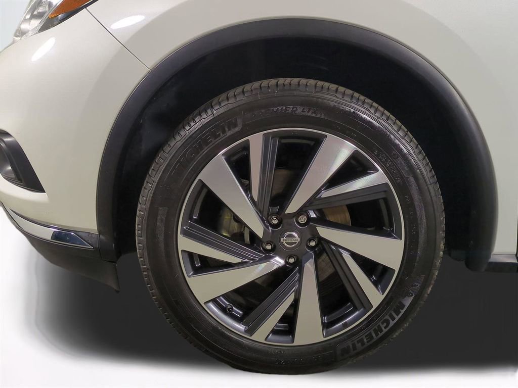 Used 2016 Nissan Murano Platinum w/ Platinum Technology Package FWD image 11