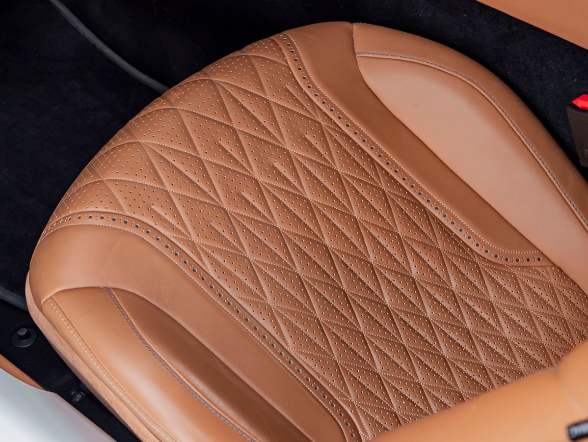 Used 2024 Aston Martin DB12 Coupe RWD image 15