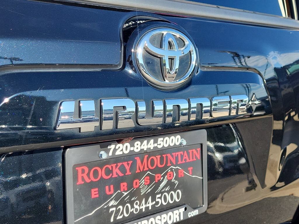 Used 2022 Toyota 4Runner SR5 AWD/4WD image 17