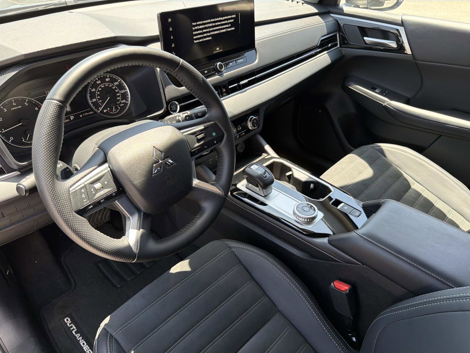 Used 2025 Mitsubishi Outlander SE FWD image 8