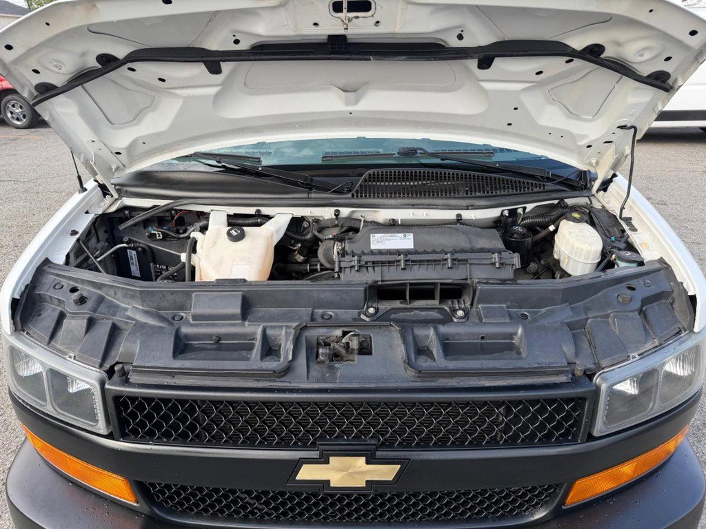 Used 2019 Chevrolet Express 2500 image 38