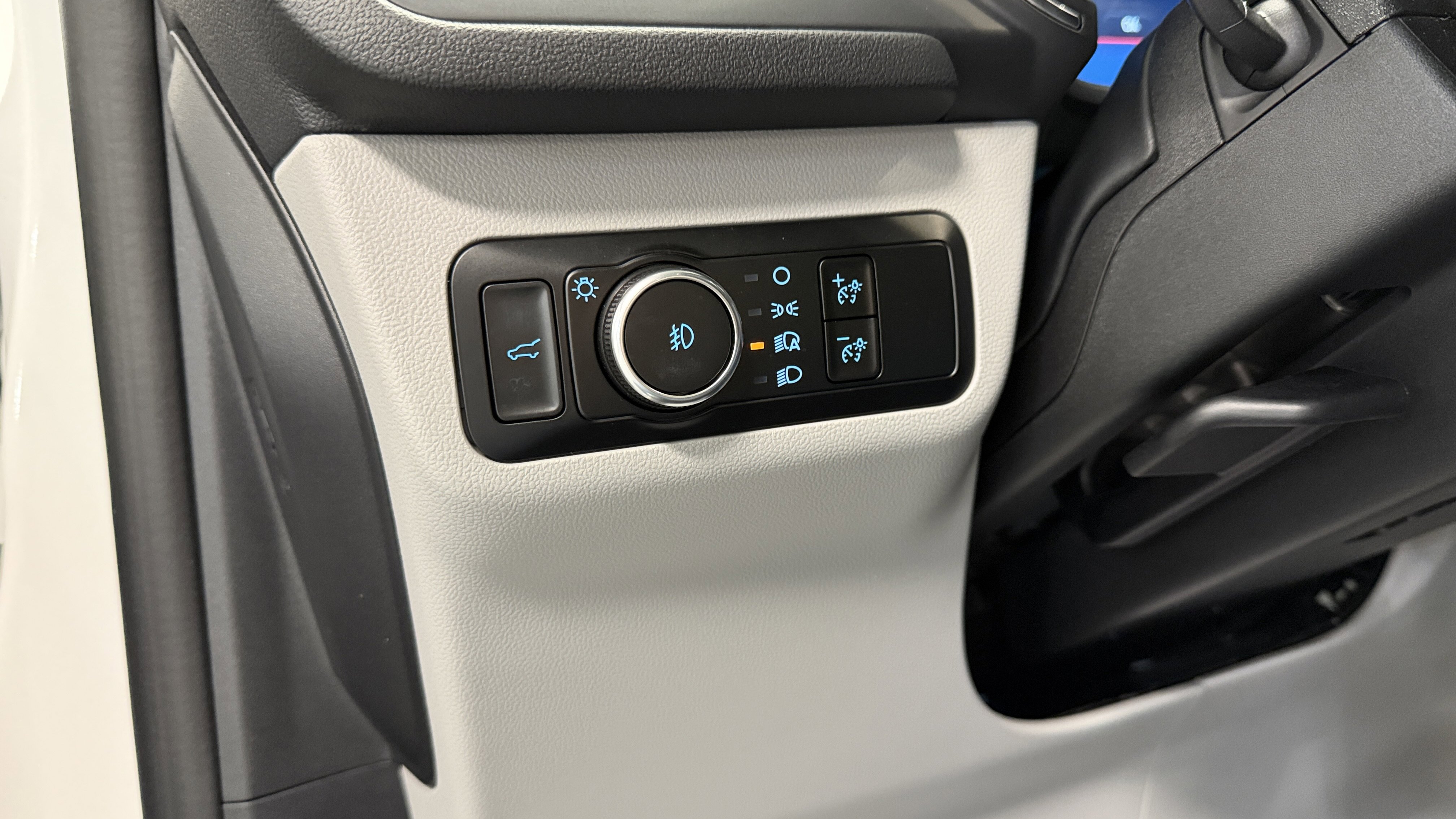 Used 2023 Ford Escape Platinum image 21