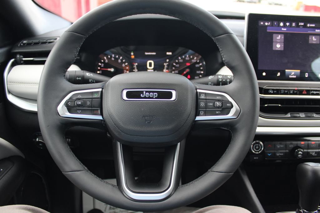 Used 2025 Jeep Compass Limited AWD/4WD image 18