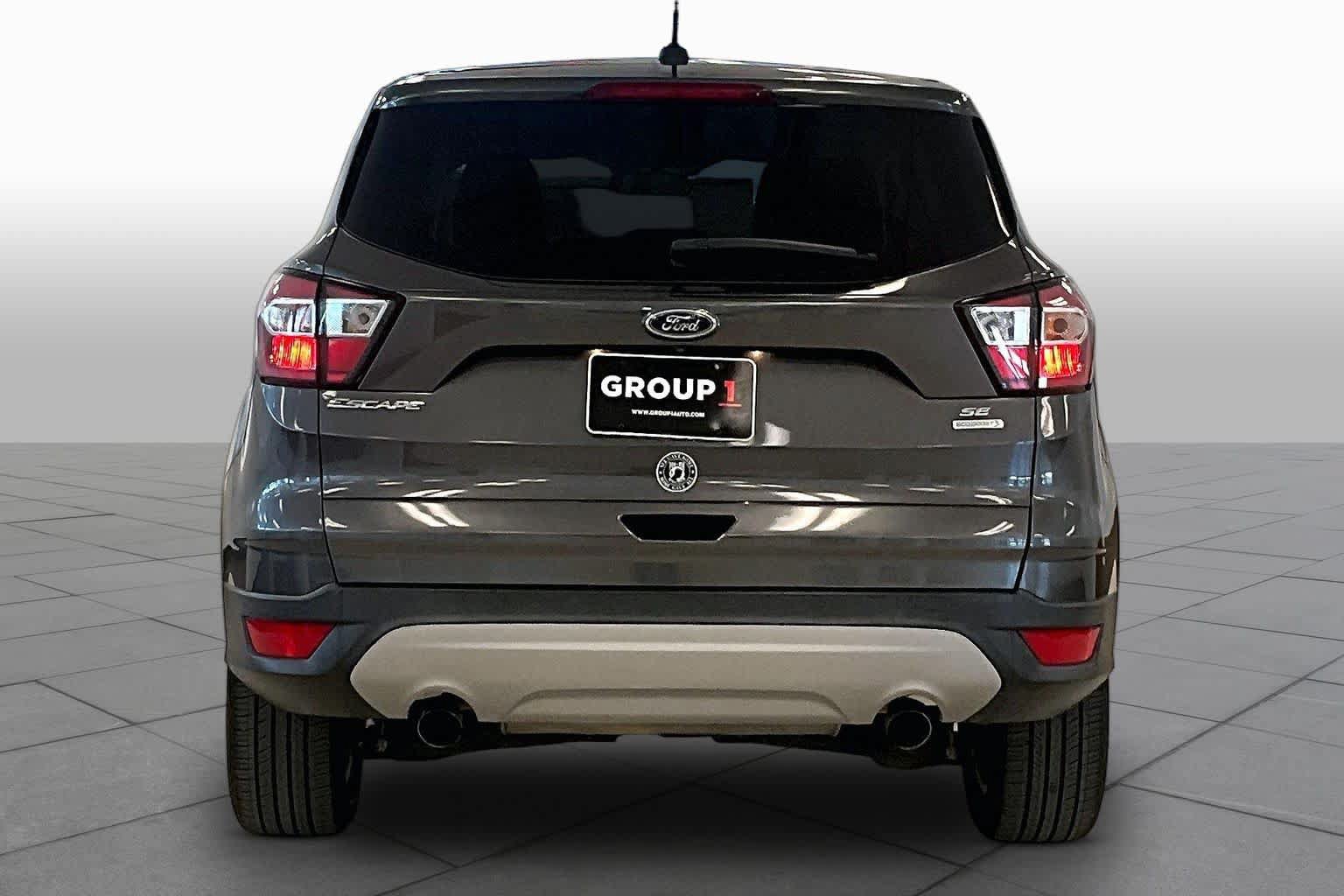 Used 2017 Ford Escape SE FWD image 4