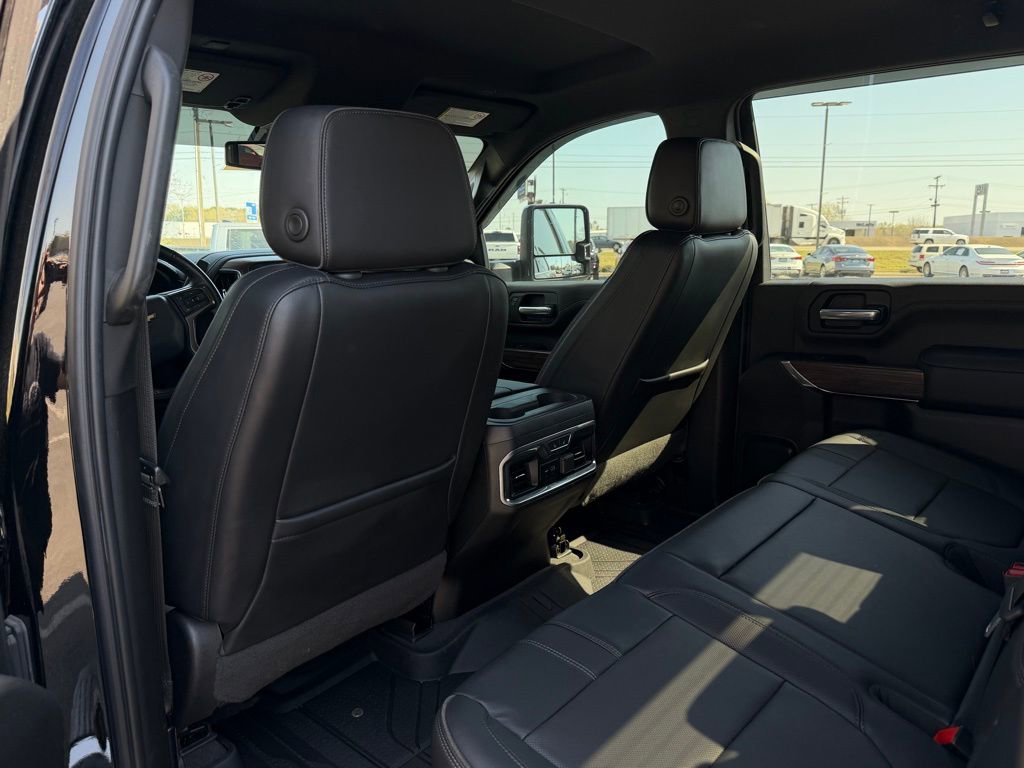 Used 2023 Chevrolet Silverado 3500 High Country image 24