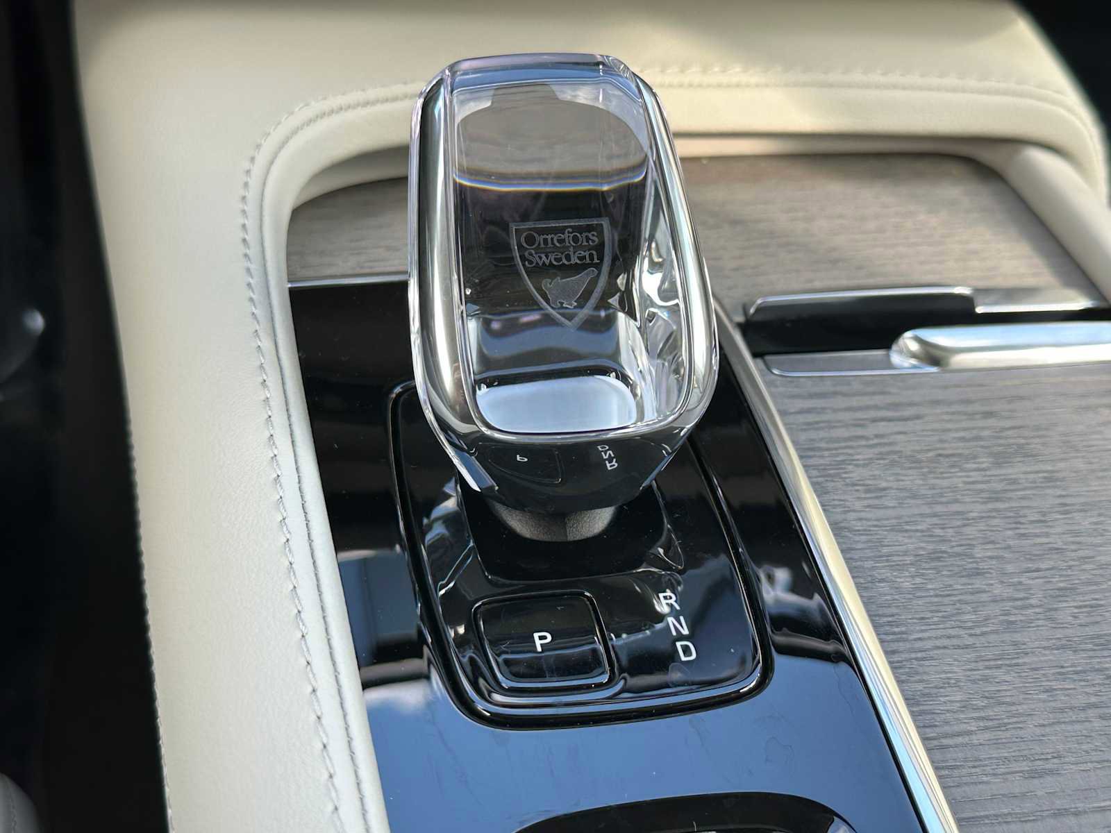 Used 2025 Volvo XC90 B6 Ultra w/ Lounge Package image 34