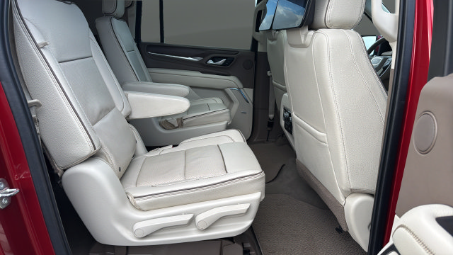 Used 2021 GMC Yukon XL Denali w/ Denali Premium Package AWD/4WD image 26