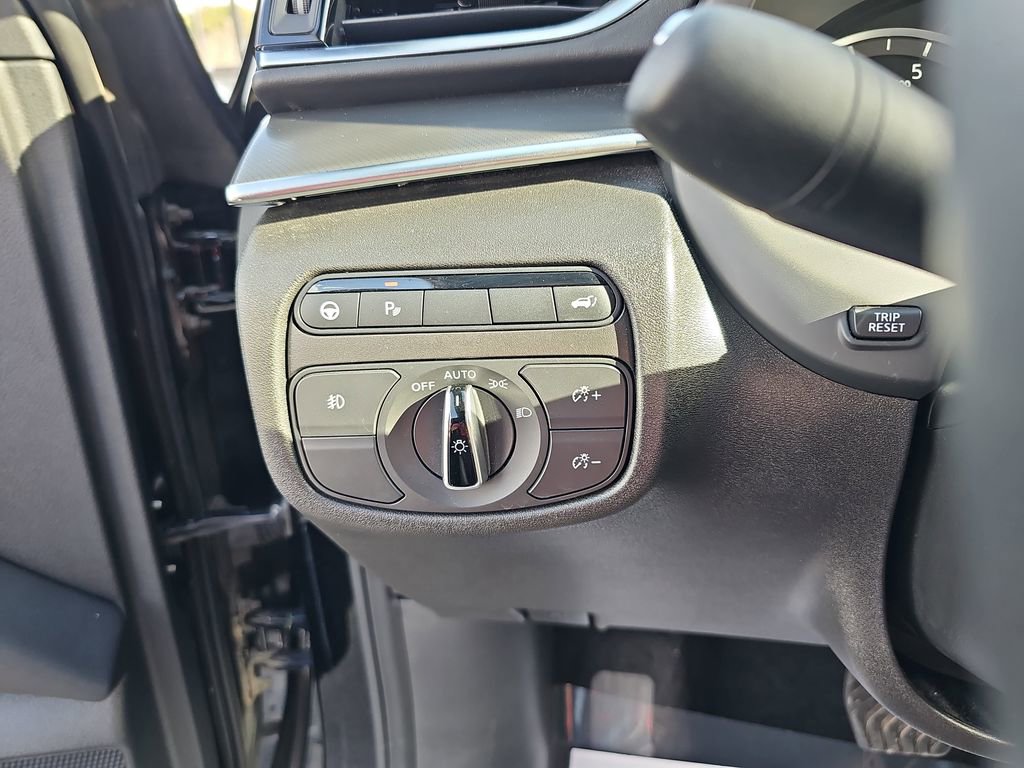 Used 2025 INFINITI QX55 Essential image 30