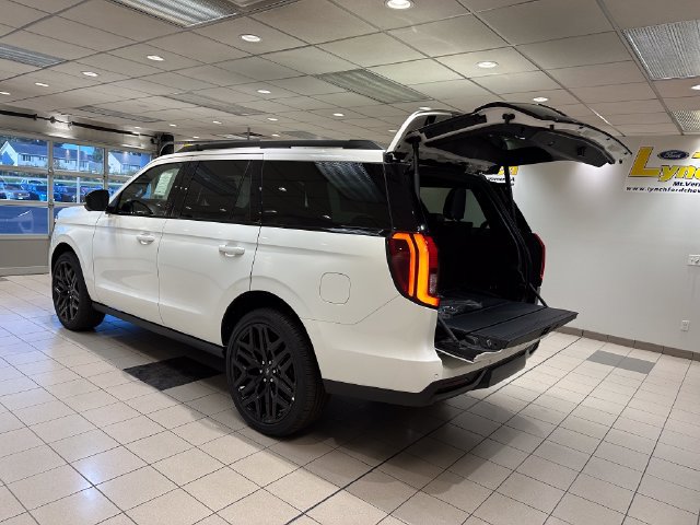 New 2027 Ford Expedition Platinum w/ Stealth Performance Package AWD/4WD image 28