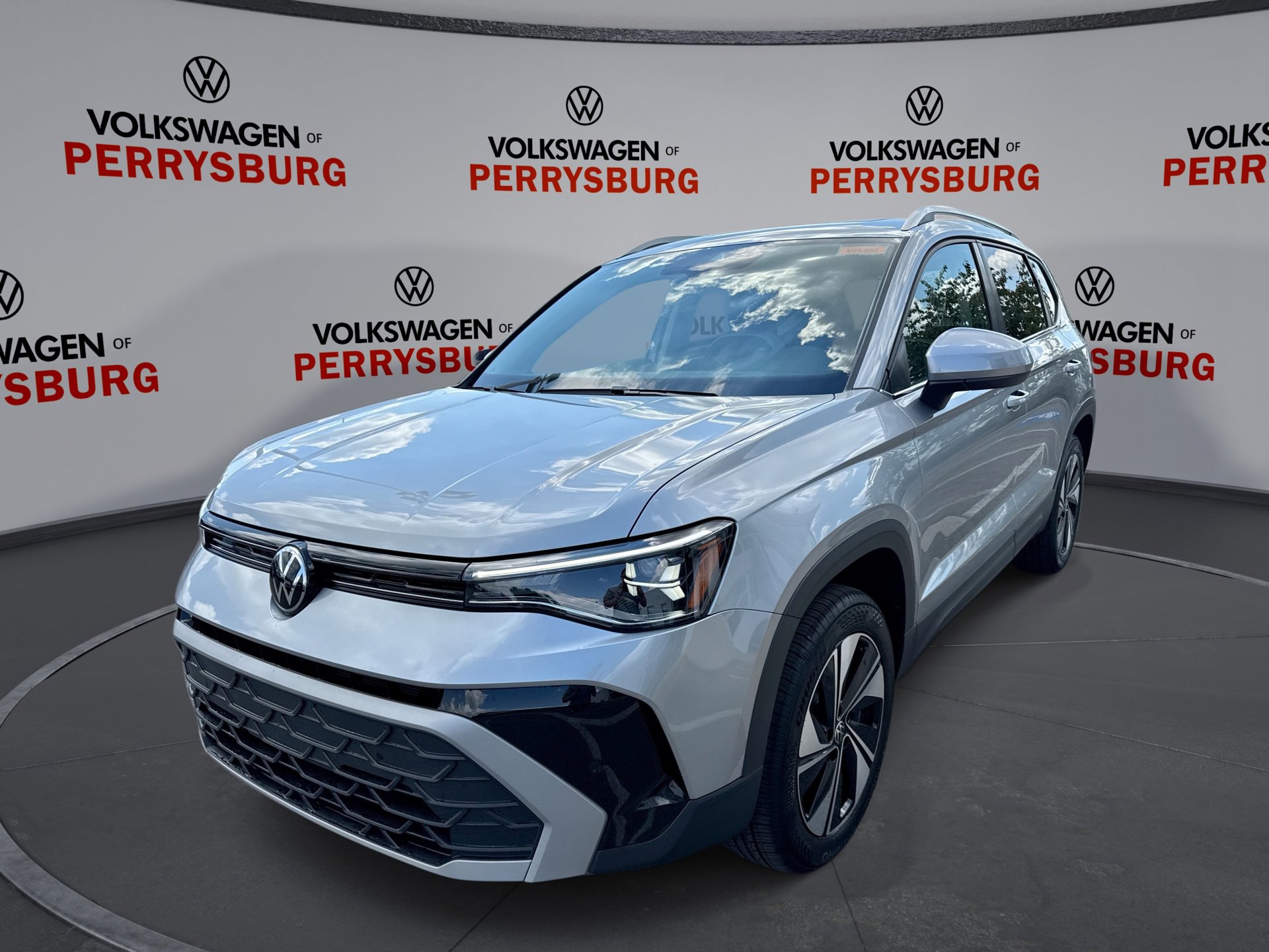 New 2025 Volkswagen Taos SE