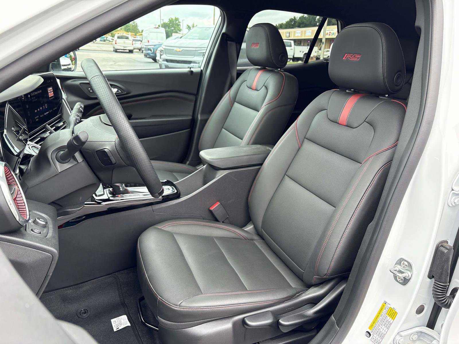 New 2025 Chevrolet Trax RS w/ Sunroof Package image 10