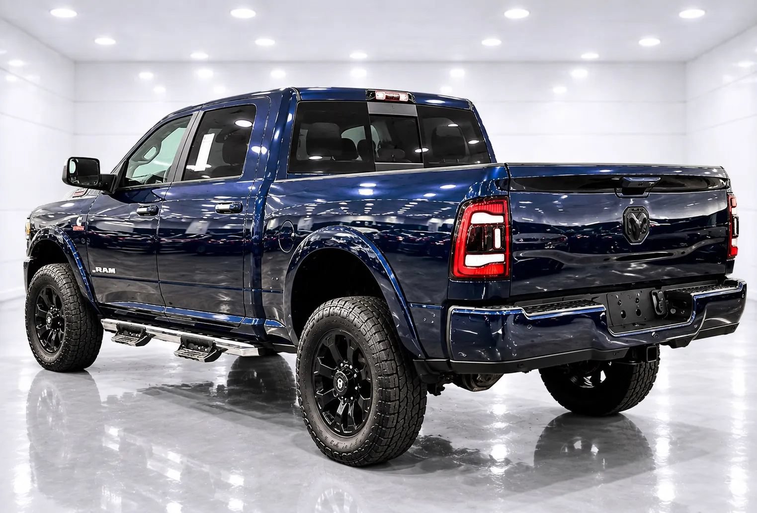 Used 2022 RAM 2500 Laramie AWD/4WD image 3