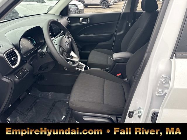 Used 2025 Hyundai Venue SE image 17