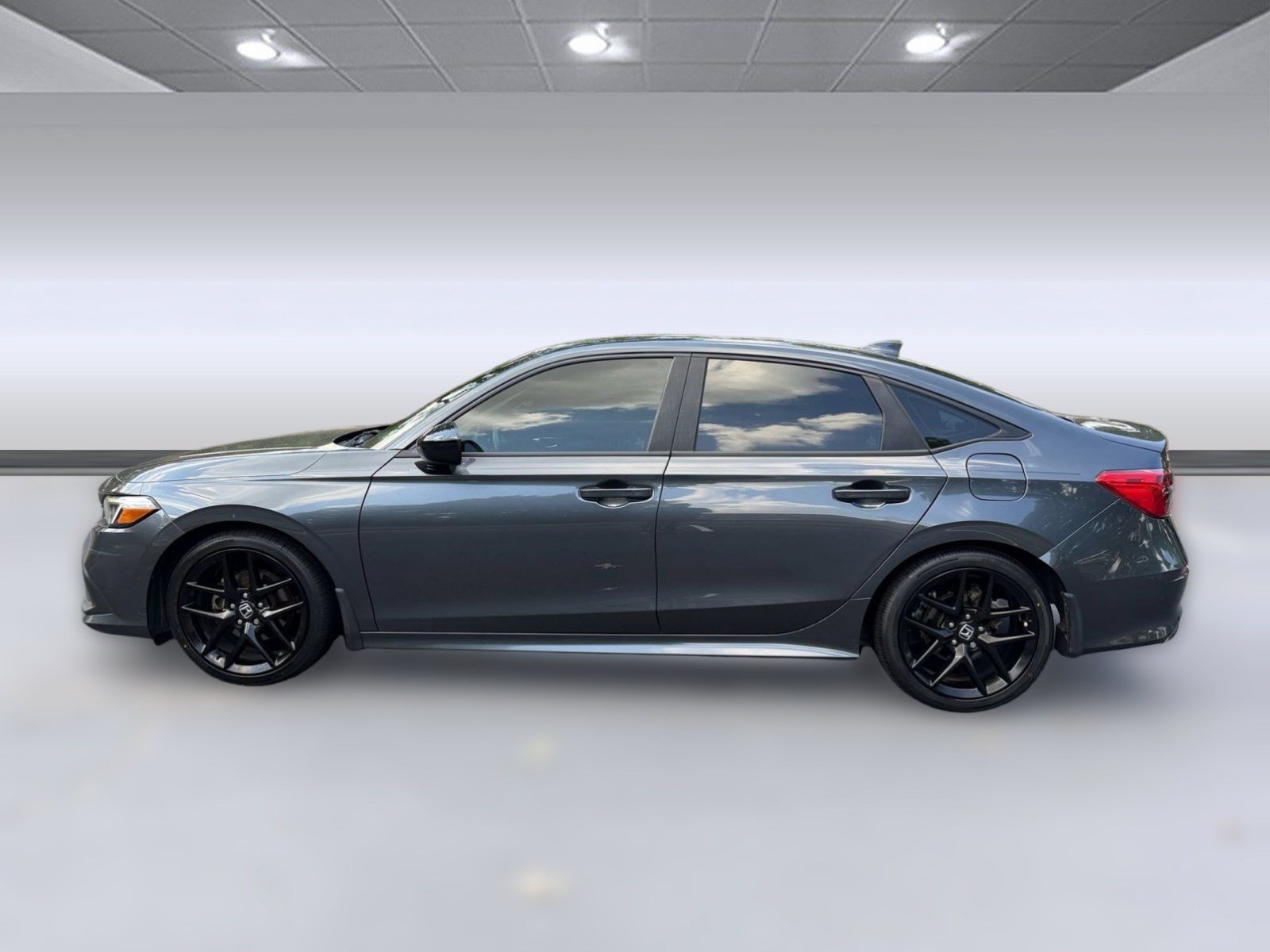 Used 2023 Honda Civic Sport image 2