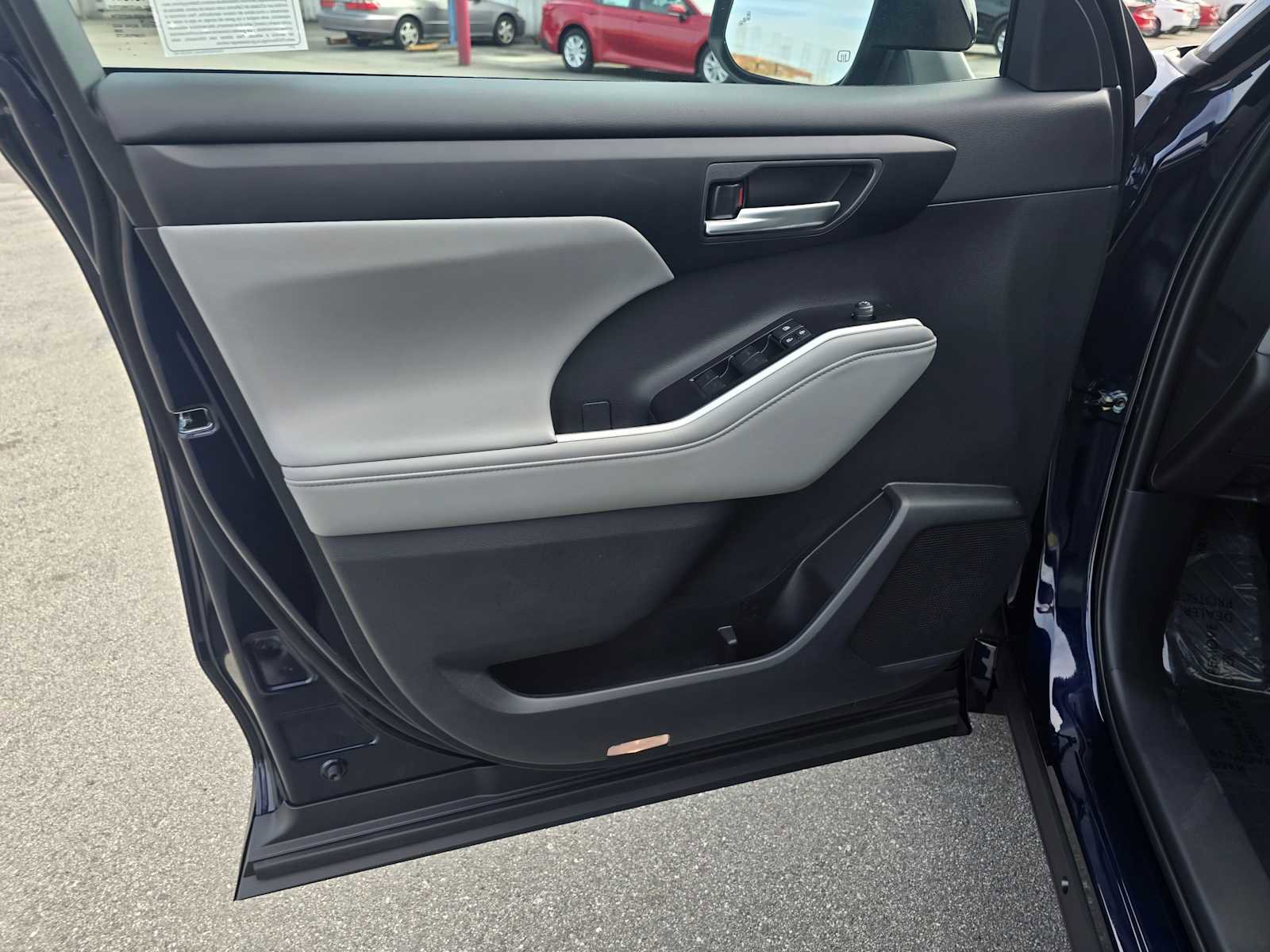 New 2026 Toyota Highlander XLE image 23