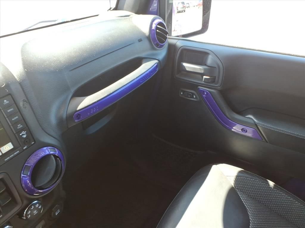 Used 2016 Jeep Wrangler Unlimited Sahara image 25