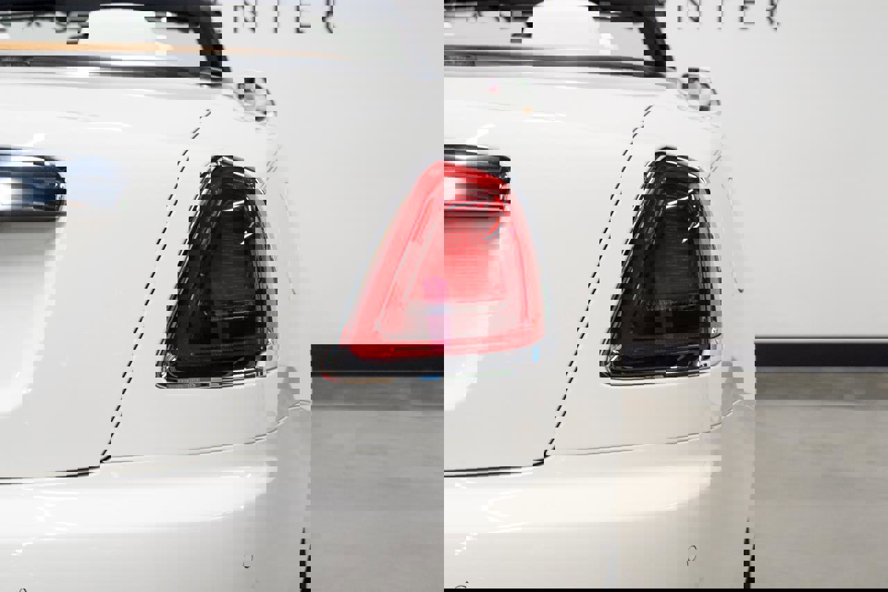 Used 2016 Rolls-Royce Dawn image 24