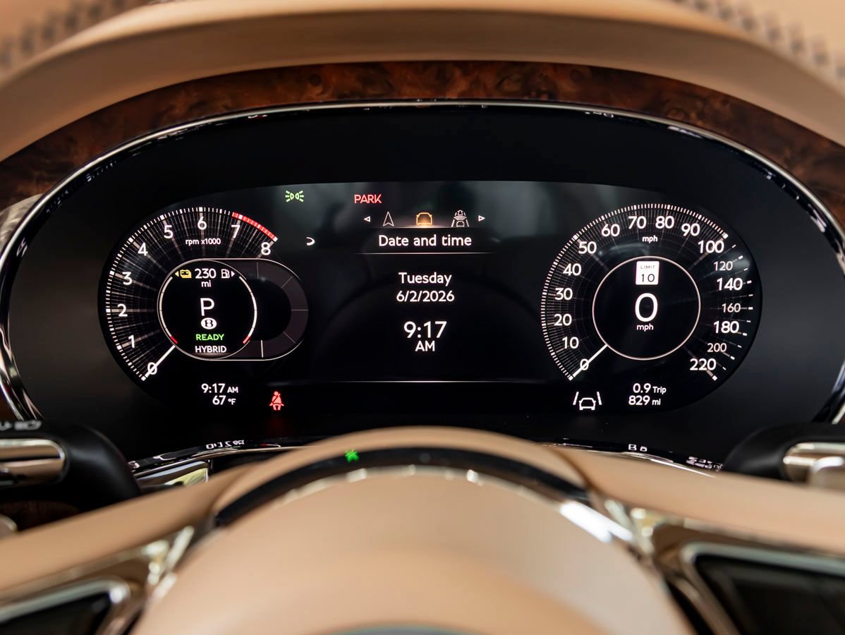 Used 2025 Bentley Flying Spur Plug-In Hybrid AWD/4WD image 20