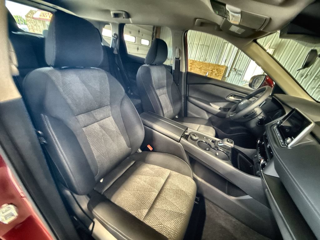 New 2026 Nissan Rogue SV w/ Cold Weather Package AWD/4WD image 25