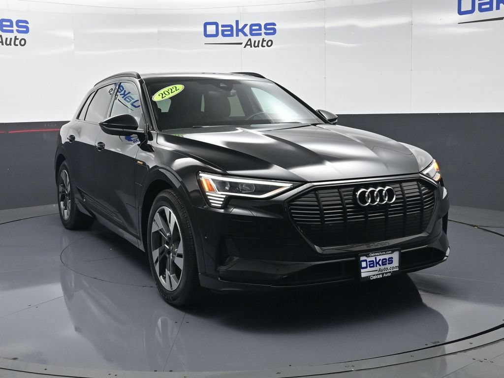 Used 2022 Audi e-tron Premium w/ Convenience Plus Package AWD/4WD image 3