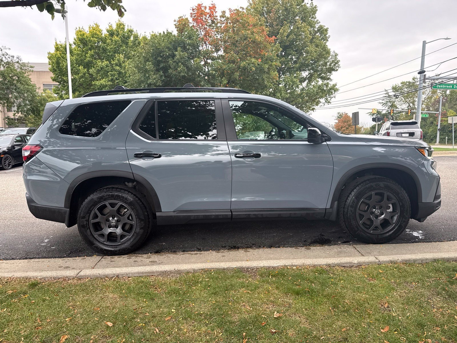 Used 2024 Honda Pilot TrailSport image 8