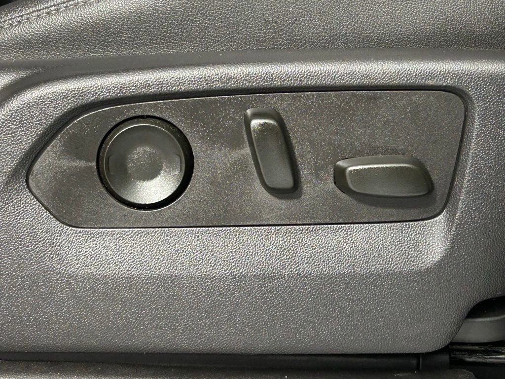 Used 2024 Chevrolet Silverado 2500 LTZ w/ LTZ Convenience Package AWD/4WD image 12