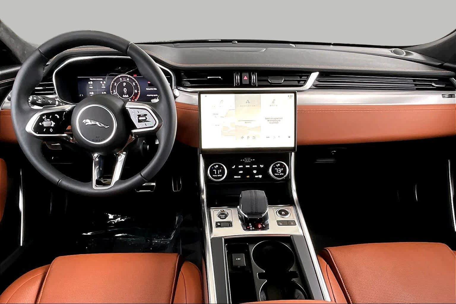 Used 2024 Jaguar XF R-Dynamic SE AWD/4WD image 14
