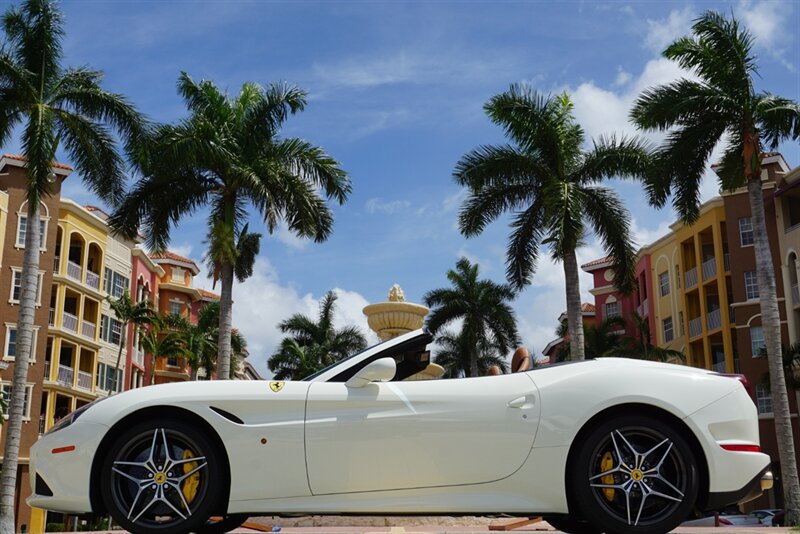 Used 2017 Ferrari California T RWD image 33